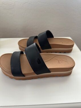 Reef Banded Horizon Hi Sandals in Black Size 9